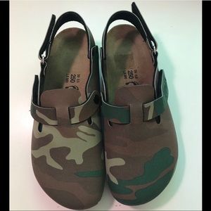 NWOT Birki’s camo clog with backstrap size 39 5.5